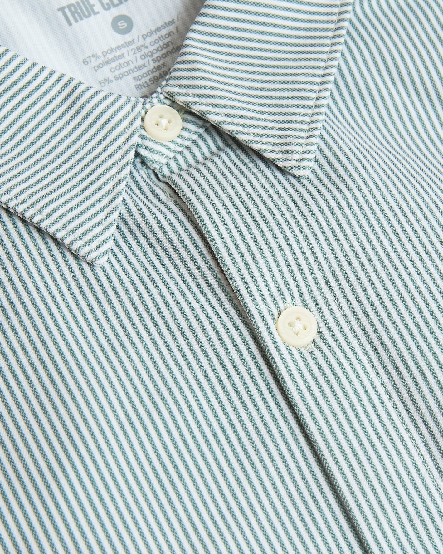 Juniper Stripe Classic Stretch Oxford 2.0 shirt with pin-stripes and buttons.