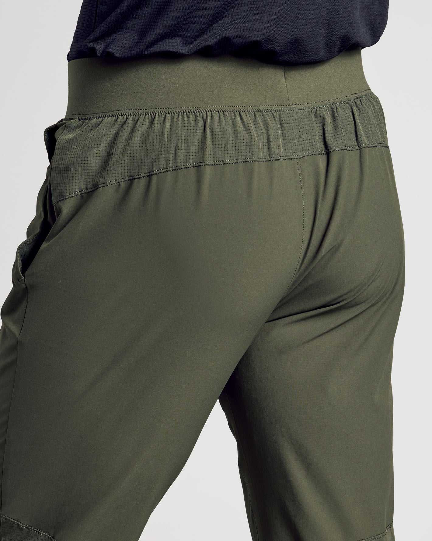 Kelp Active Training Joggers with elastic waist, side pocket, stretchy fabric.