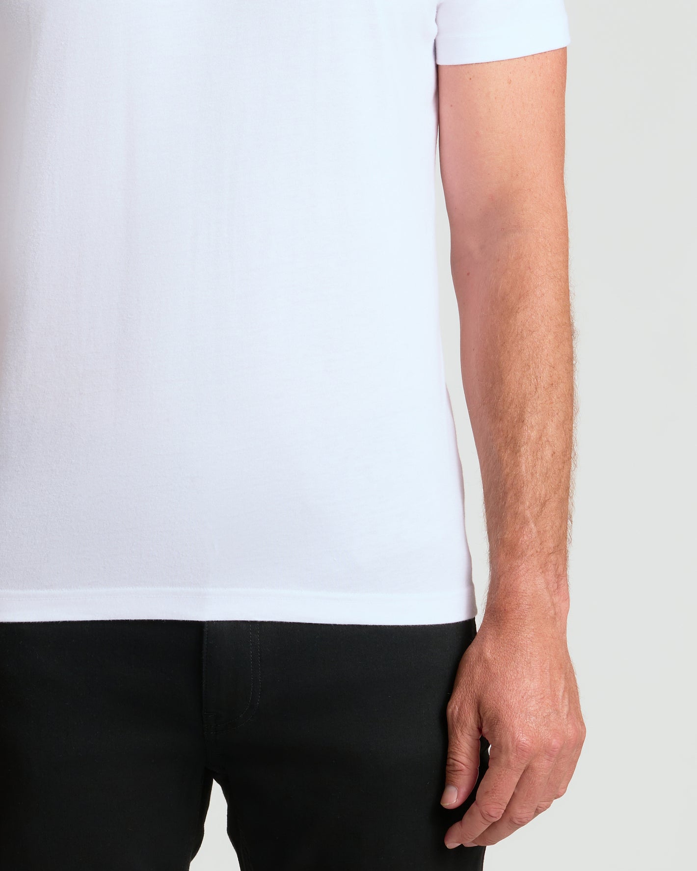 T-shirt blanc à col ras du cou et manches courtes