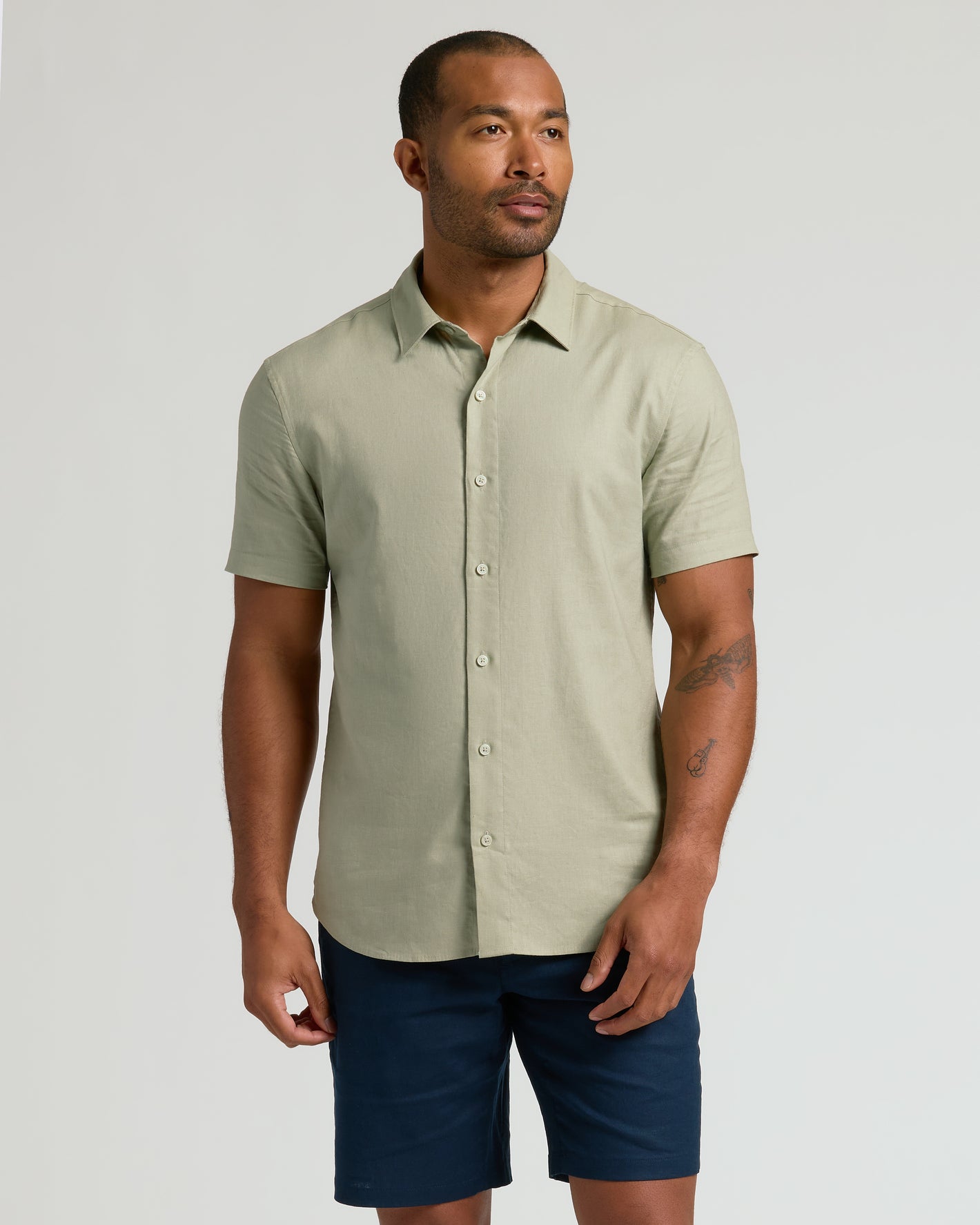 Fiord & Mossy Oak Short Sleeve Linen Shirt on male model.