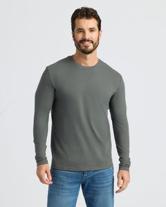 True ClassicTrue Classic Men's 4-Pack Long Sleeve Crew Neck T-Shirts worn by a man.