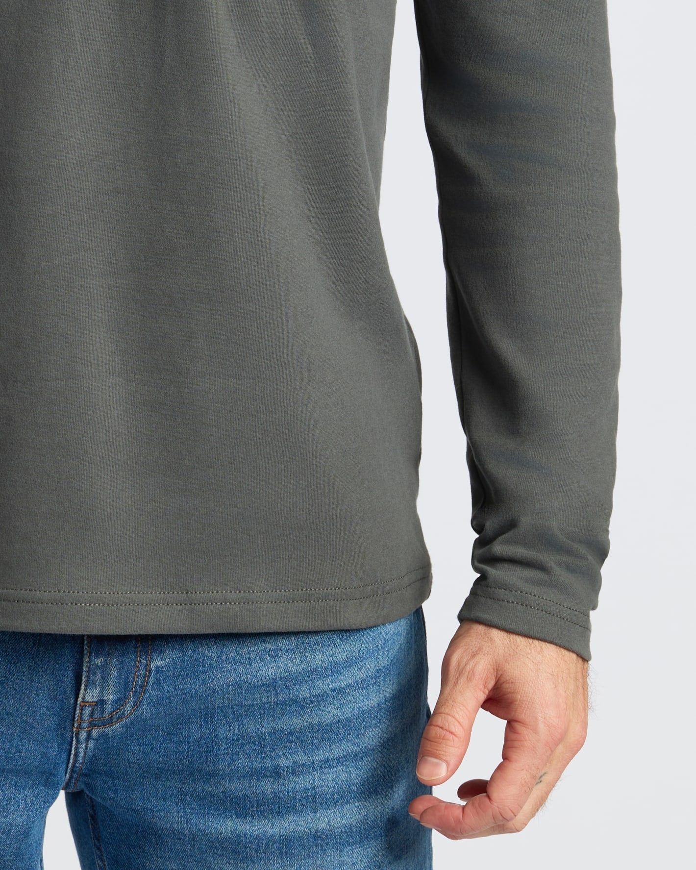 Carbon Heavyweight Long Sleeve Pocket Crew, showcasing durable stitching.