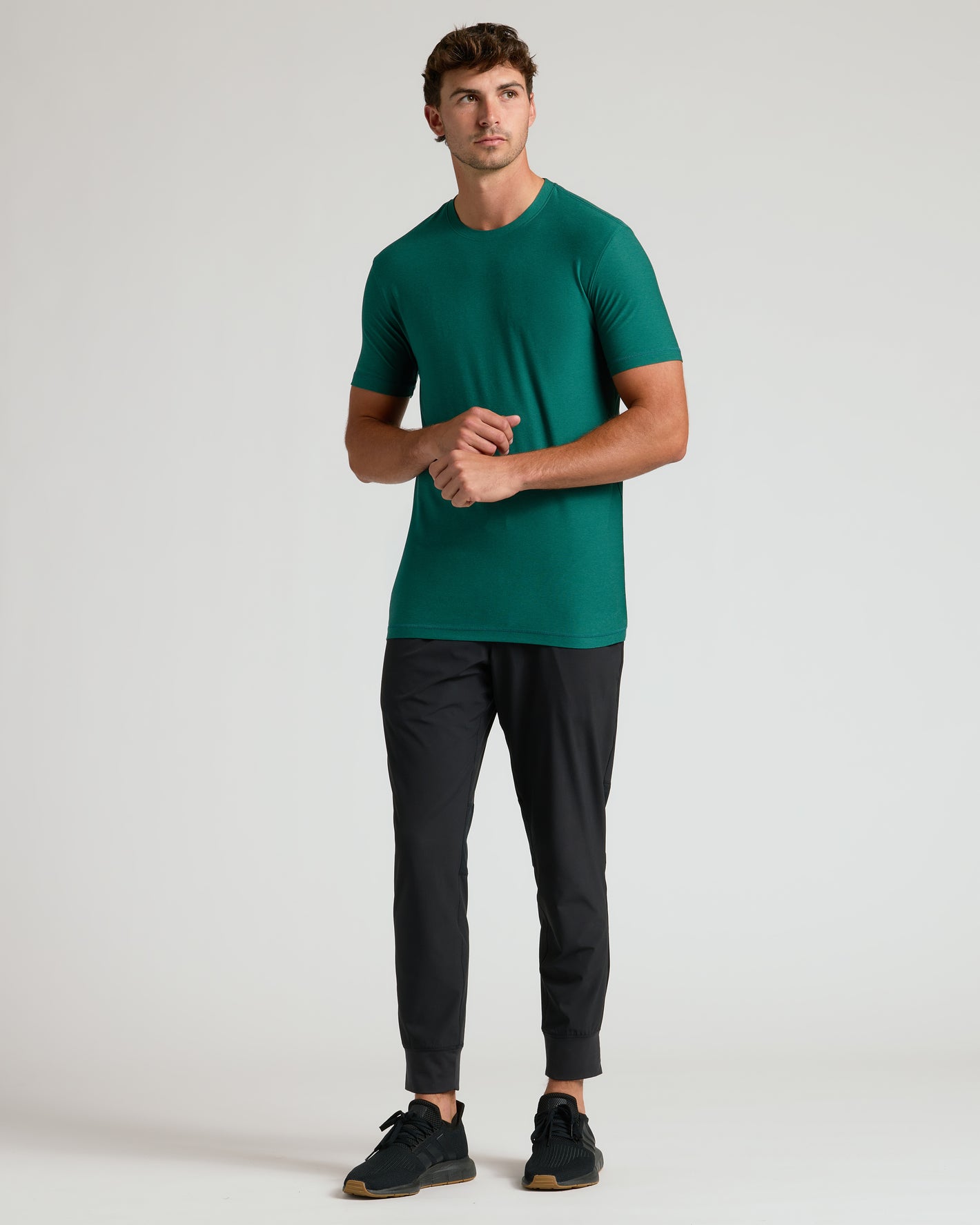 Clover Tall Active Crew Neck 2.0 on model, showcasing fit.
