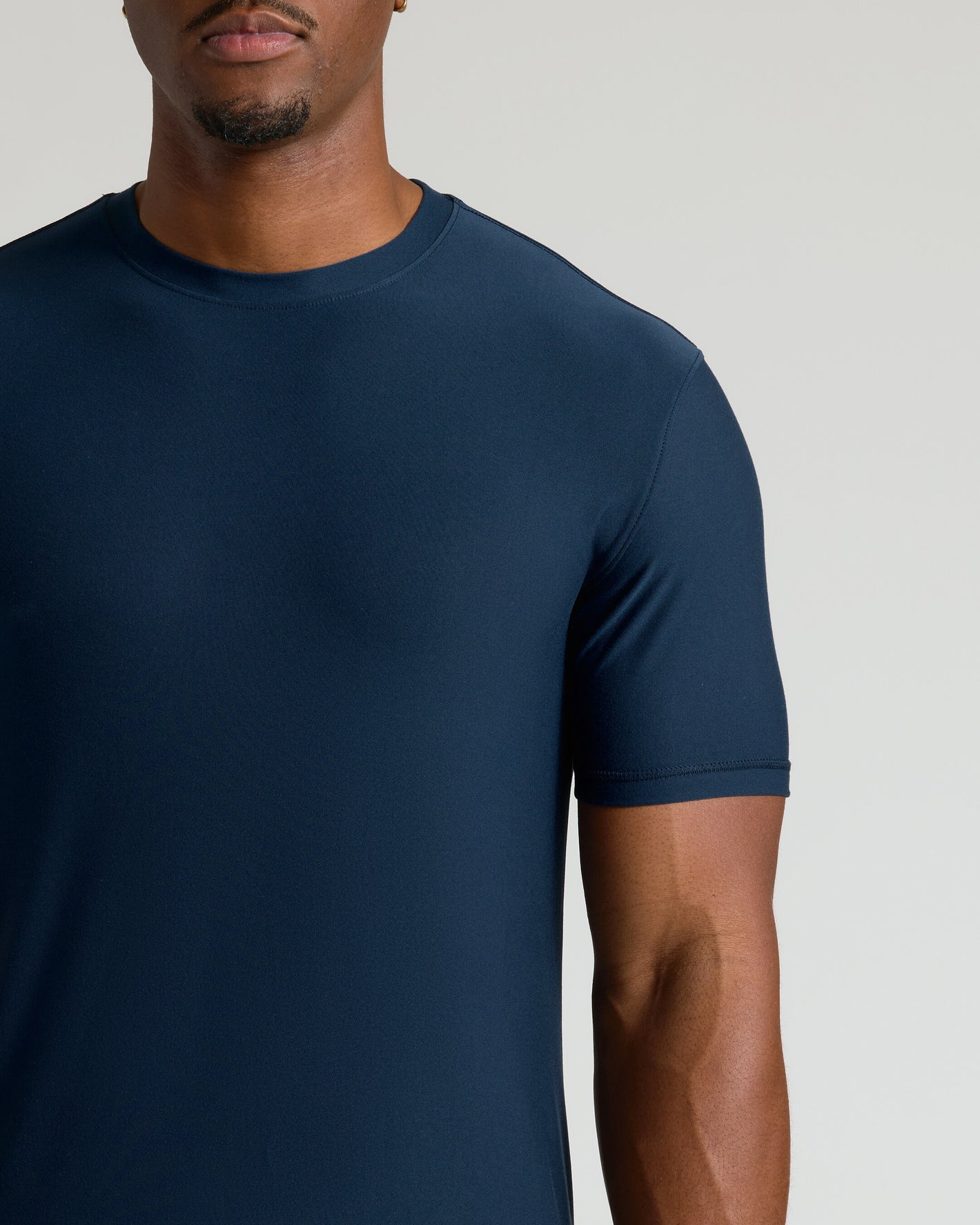 Navy Tall Active Crew Neck 2.0 on a man, showcasing fit and design.